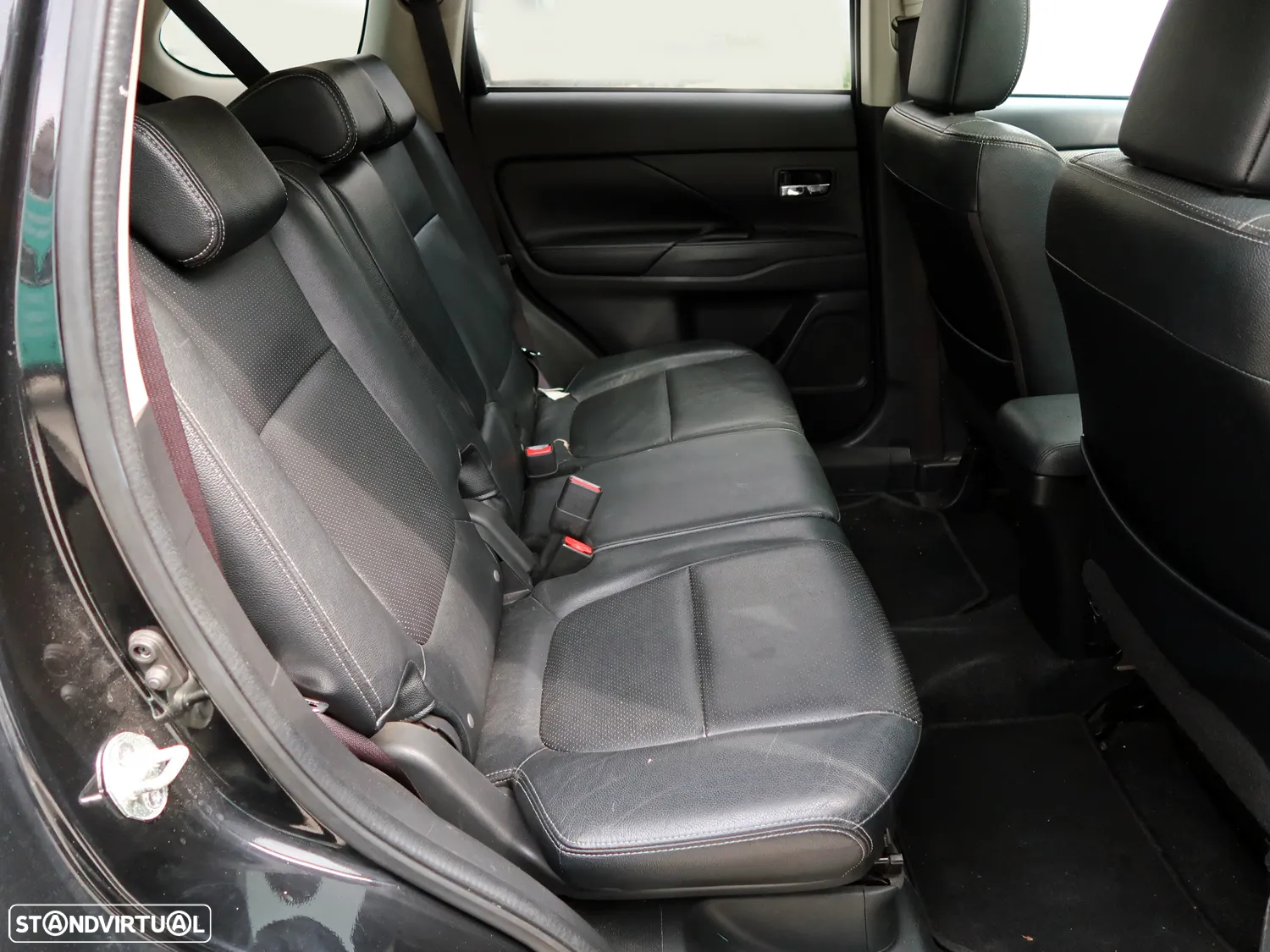 Mitsubishi Outlander 2.2 DI-D Instyle Navi - 19