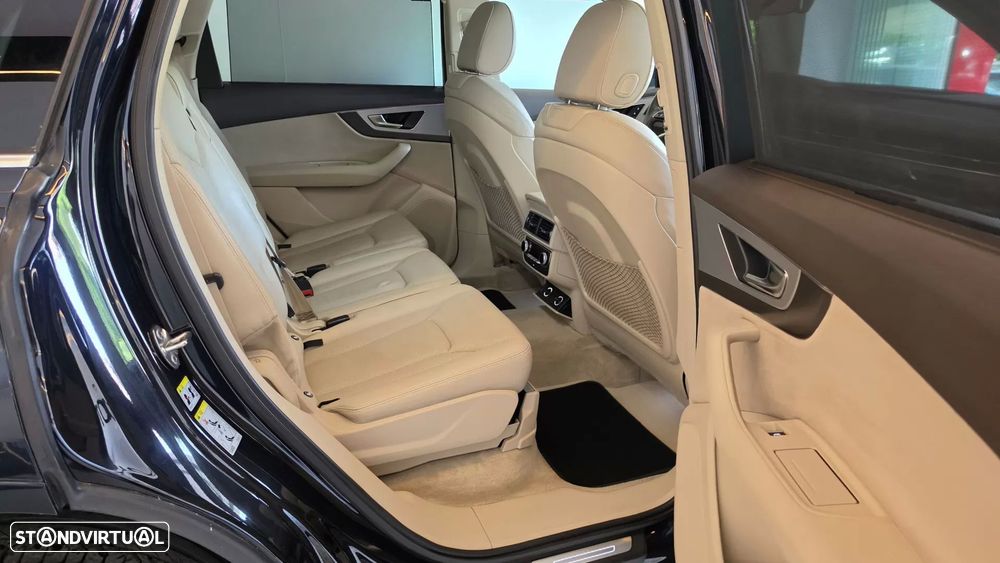 Audi Q7 3.0 TDI quattro S-line Tiptronic 7L - 60