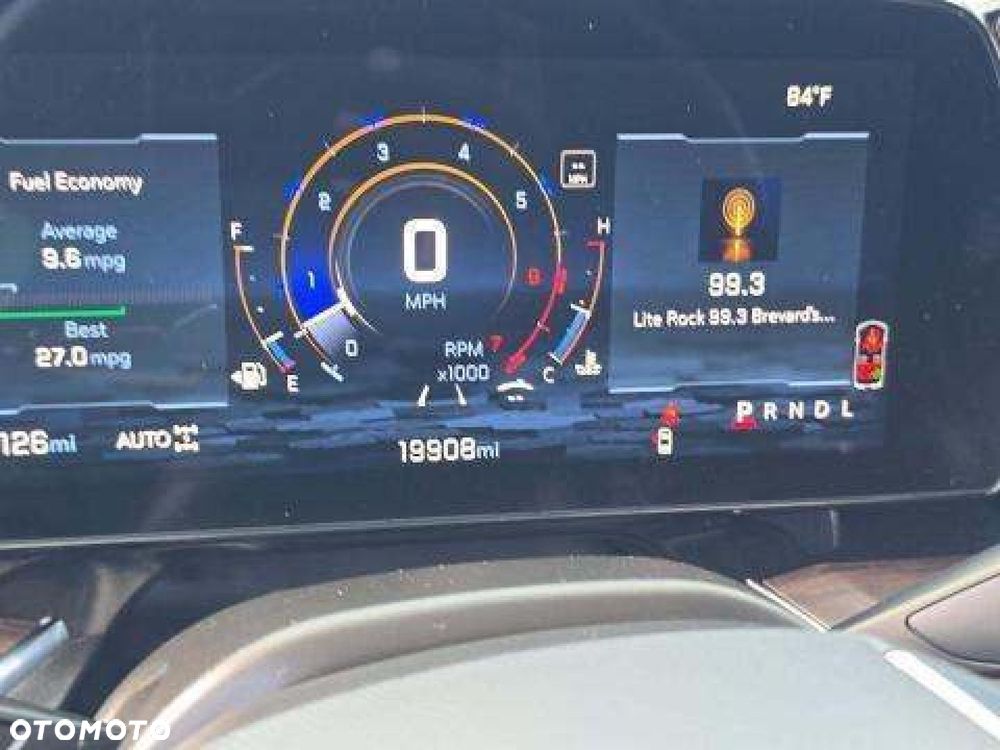 Chevrolet Suburban - 2