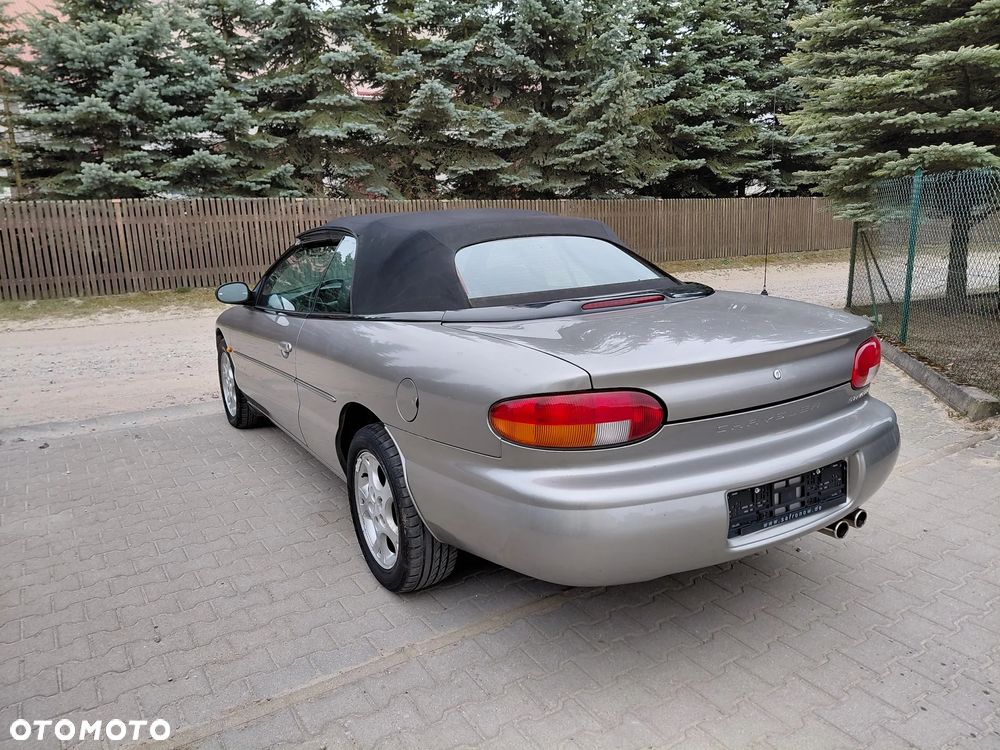 Chrysler Stratus LX 2.5 - 7