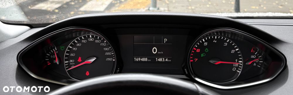 Peugeot 308 1.2 PureTech Allure S&S EAT6 - 4