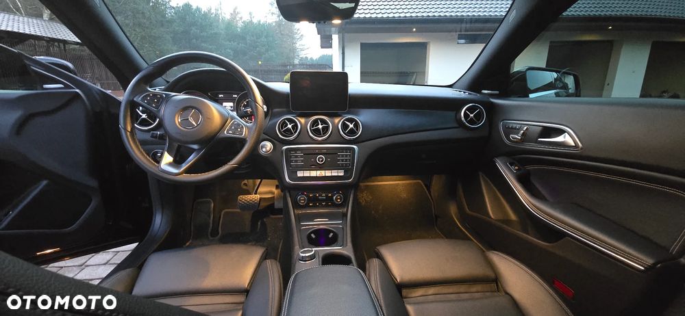 Mercedes-Benz CLA 250 4Matic 7G-DCT SCORE - 10