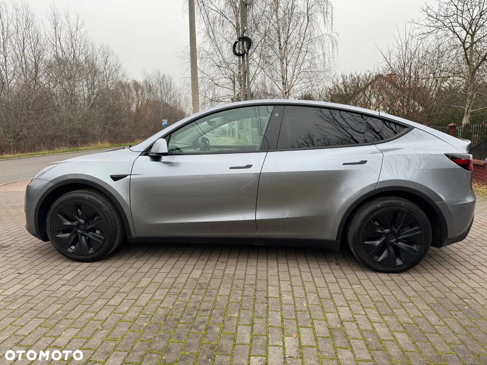 Tesla Model Y Standard - 12