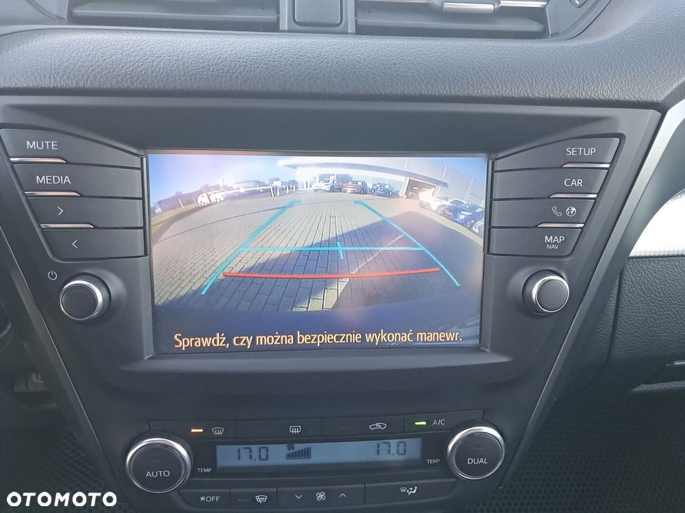 Toyota Avensis - 18