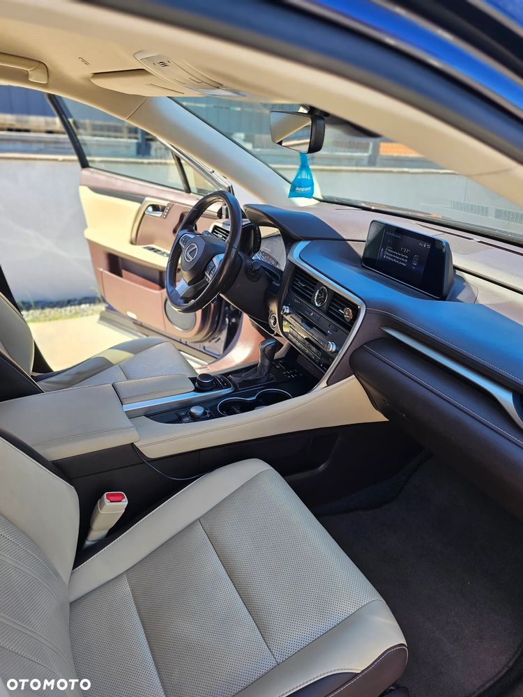 Lexus RX - 10