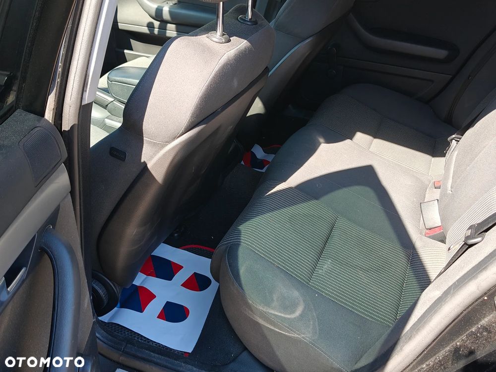 Audi A4 Avant 2.0 TDI DPF - 11