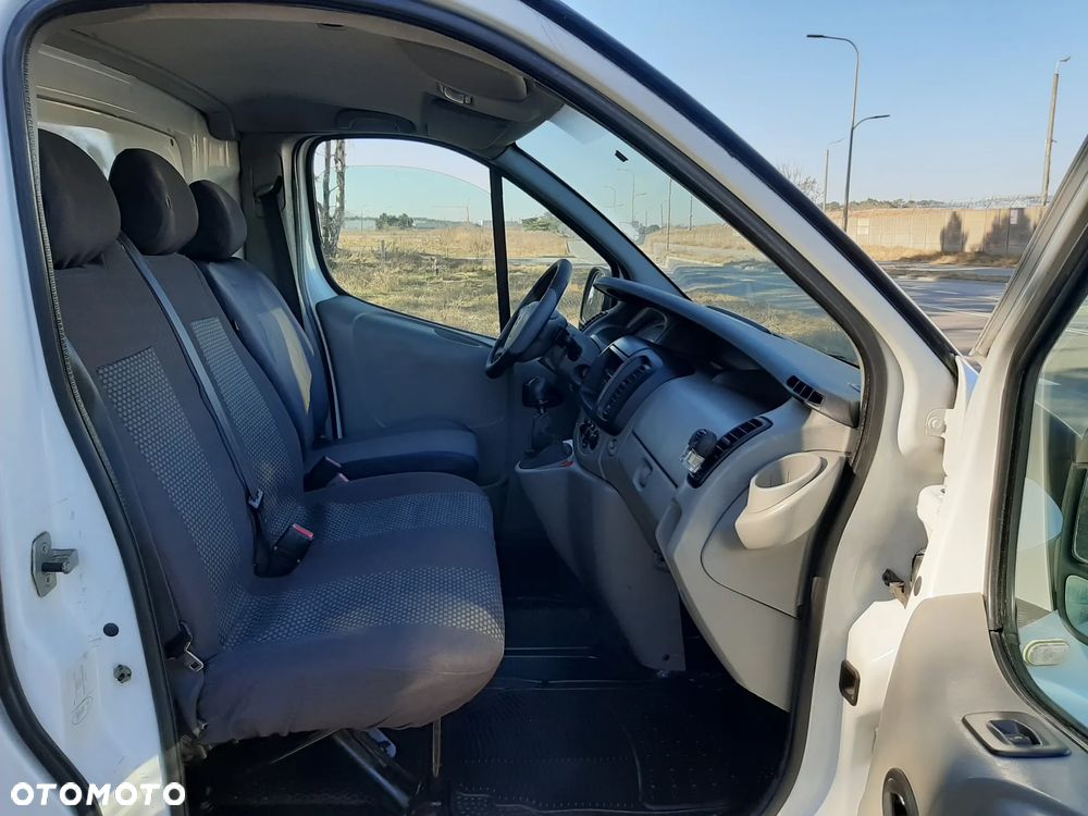 Renault TRAFIC - 6