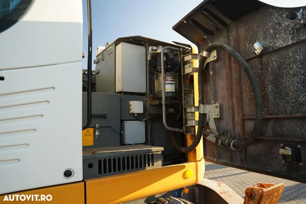 Liebherr 914 COMPACT / EXCAVATOR PE PNEURI / 13.464 ORE DE FUNCȚIONARE / CUPLAJ RAPID HIDRAULIC / CUPĂ HIDRAULICĂ PENTRU NIVELARE / - 24