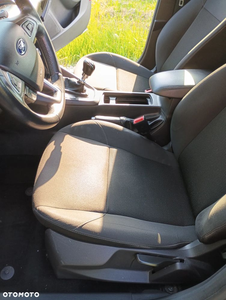 Ford Focus 1.5 EcoBlue Active - 6