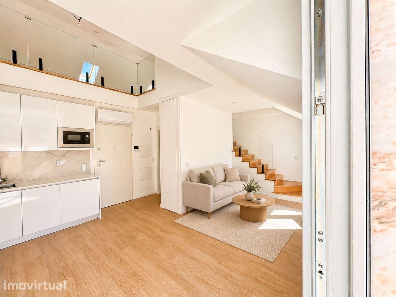 Duplex T1 com terraço na Rua dos Anjos
