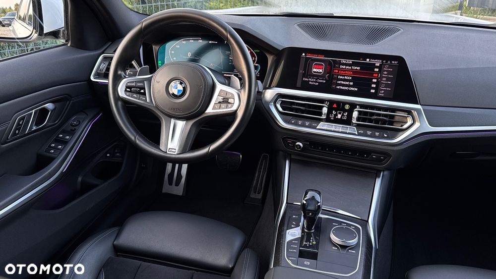 BMW Seria 3 330e M Sport - 15