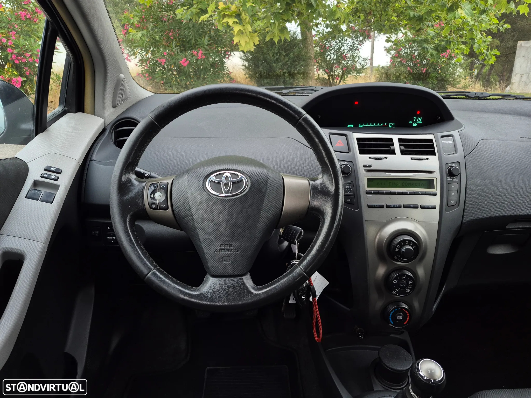 Toyota Yaris 1.0 VVT-i Comfort+AC - 11