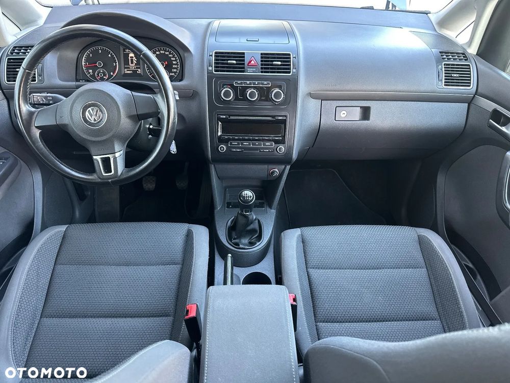 Volkswagen Touran - 24