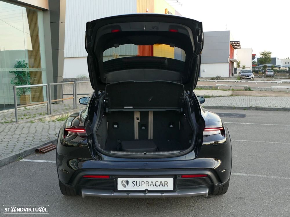 Porsche Taycan Cross Turismo 4S - 6
