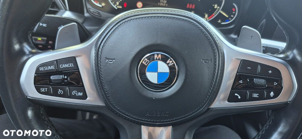 BMW Seria 3 330d xDrive - 25