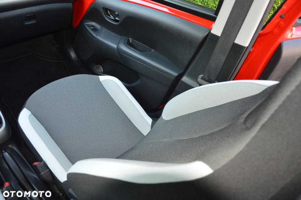 Toyota Aygo x-play touch - 14