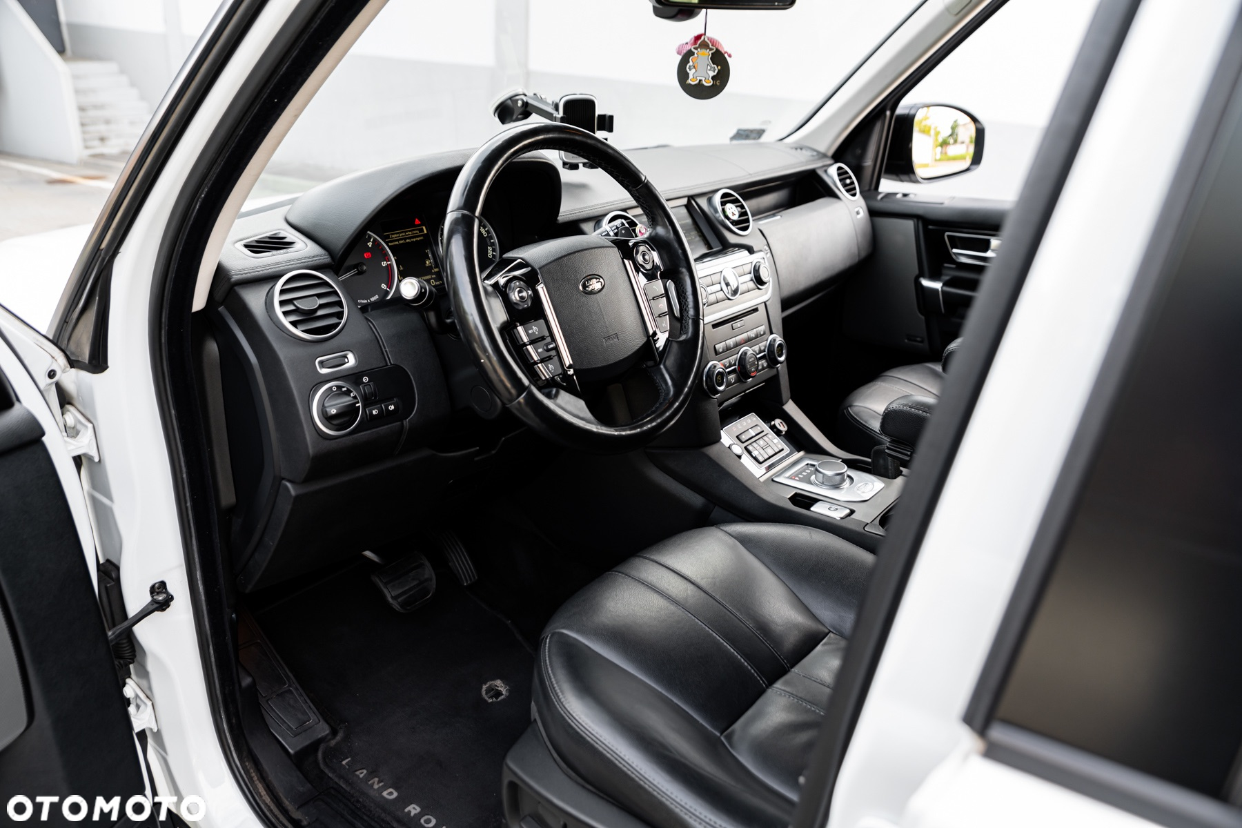 Land Rover Discovery SD V6 HSE - 15