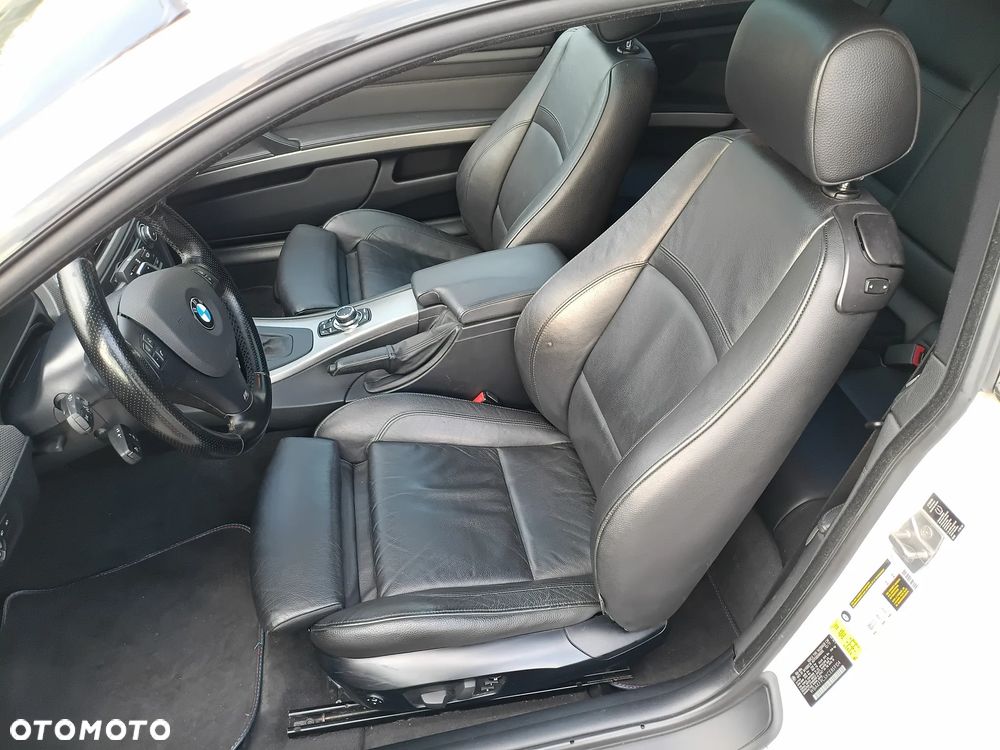 BMW Seria 3 335i xDrive M Sport Edition - 12