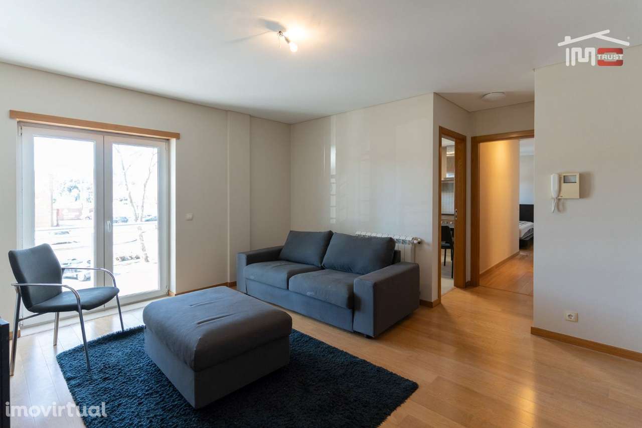 APARTAMENTO T1 MOBILADO COM GARAGEM E ELEVADOR ROTUNDA NORTE FATIMA - Grande imagem: 2/10