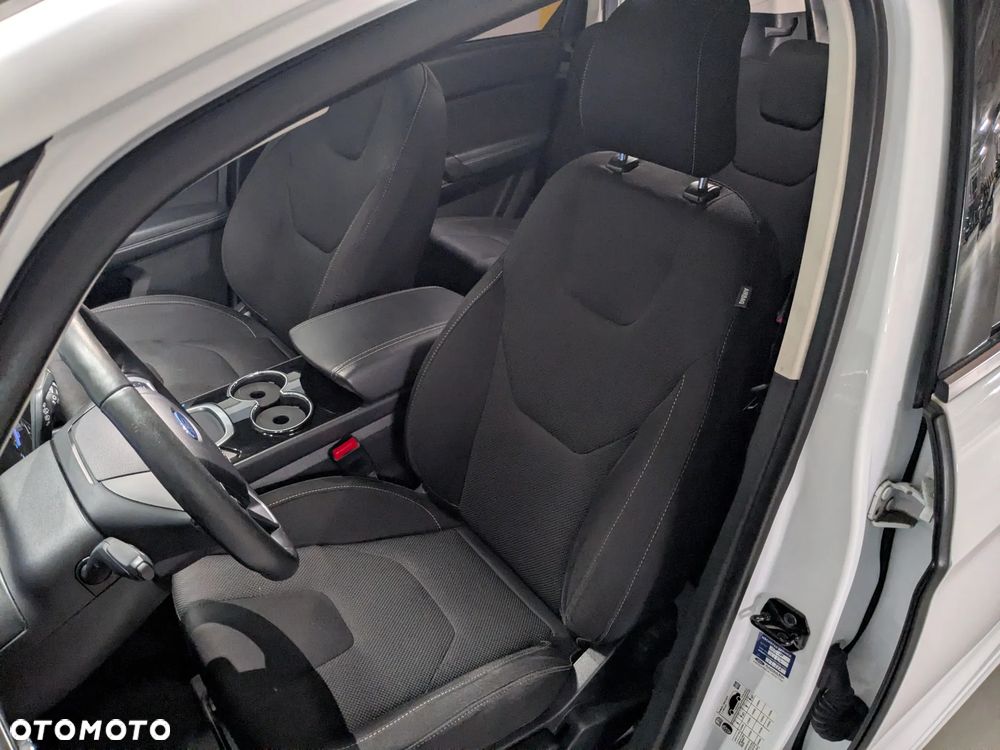 Ford S-Max 2.5 Duratec FHEV TITANIUM - 10