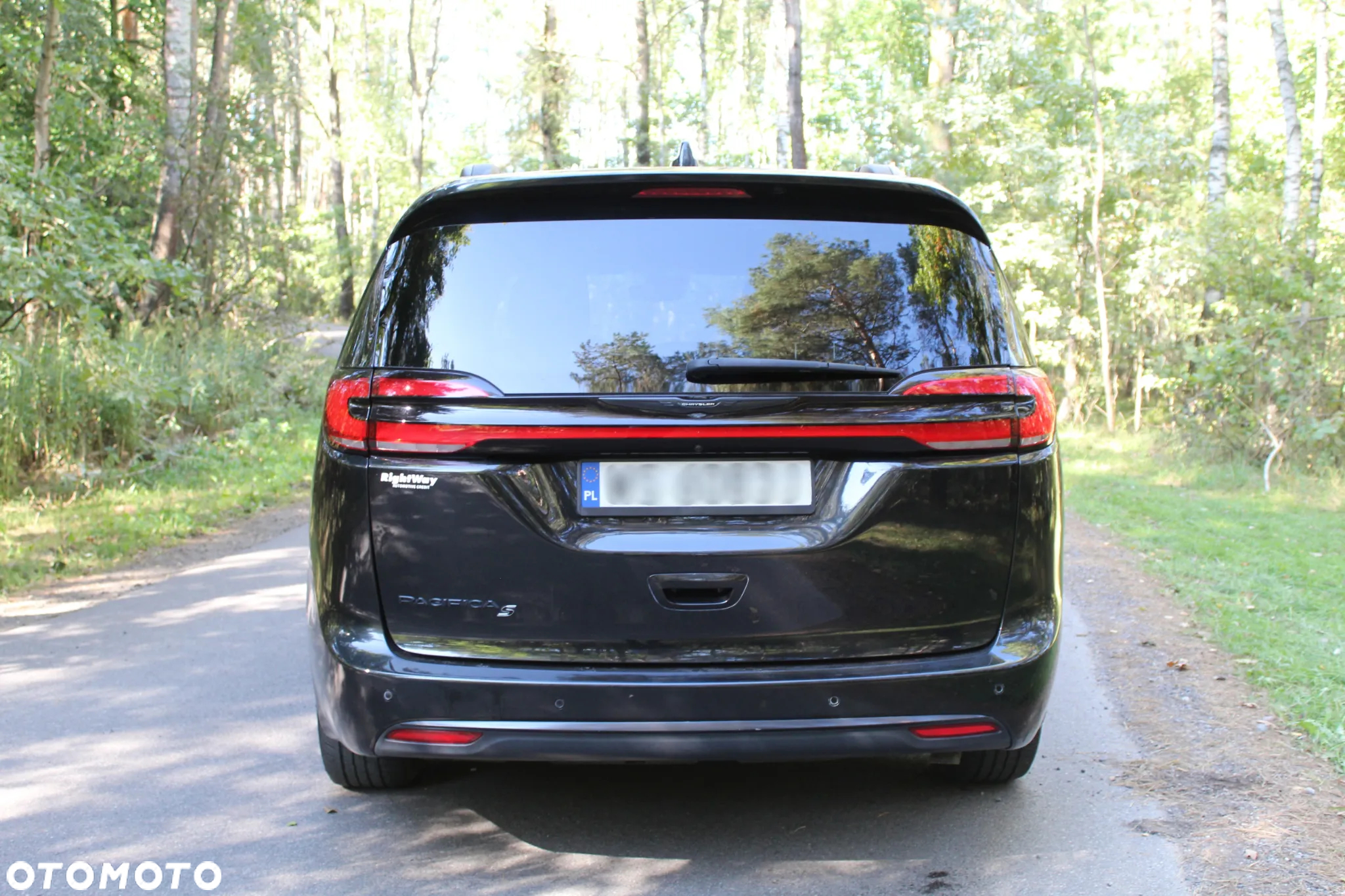 Chrysler Pacifica - 4