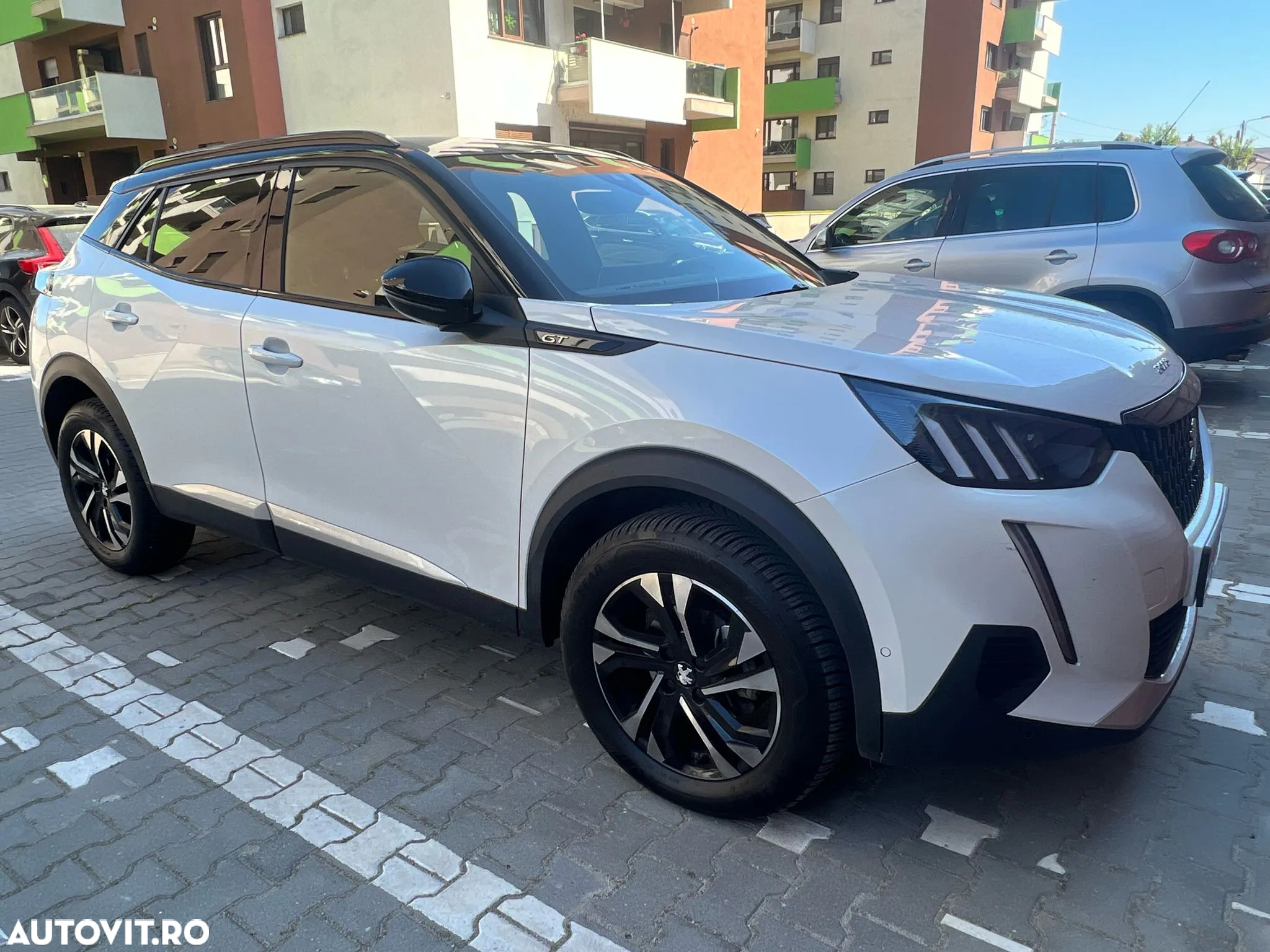 Peugeot 2008 1.2 L PureTech STT EAT8 GT Line - 9