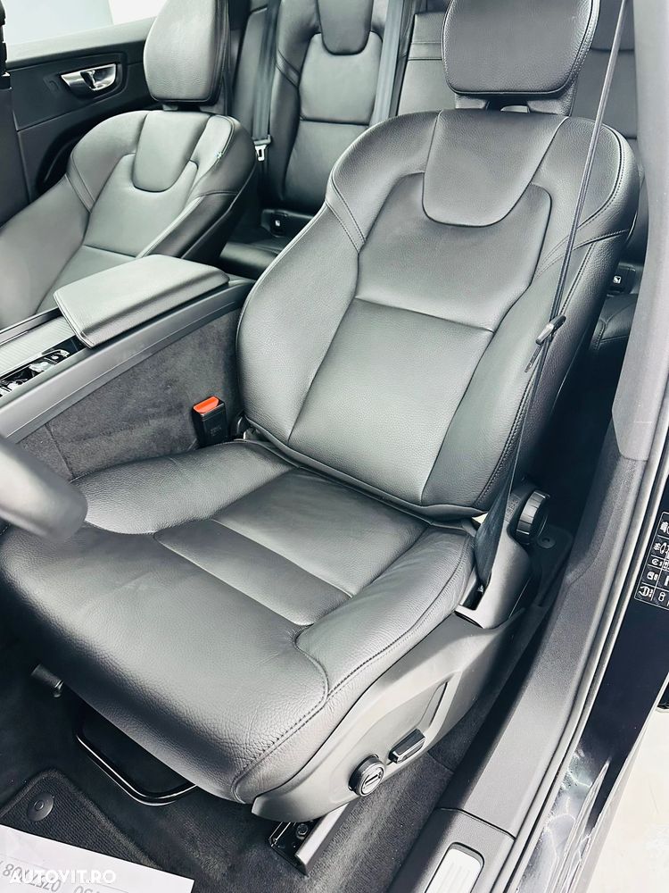 Volvo XC 60 B4 MHEV AT8 FWD Momentum Pro - 21