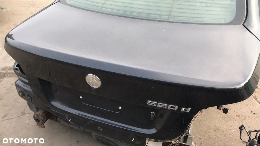 BMW E60 klapa tył tylna bagażnika SCHWARZ  II (668) - 2