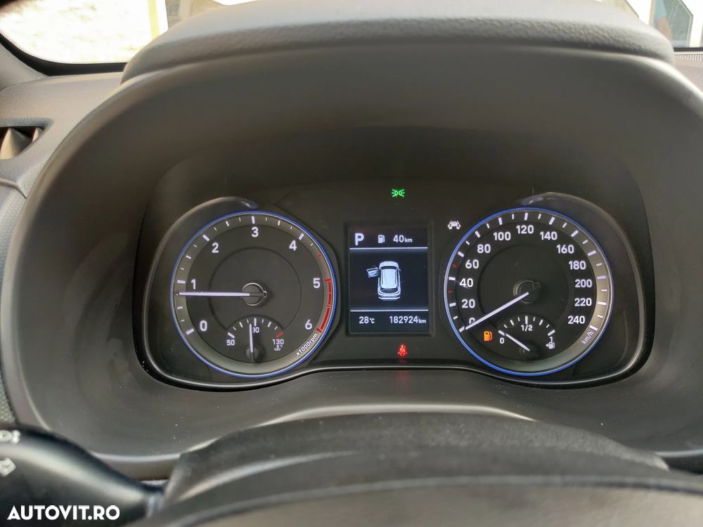Hyundai KONA - 18