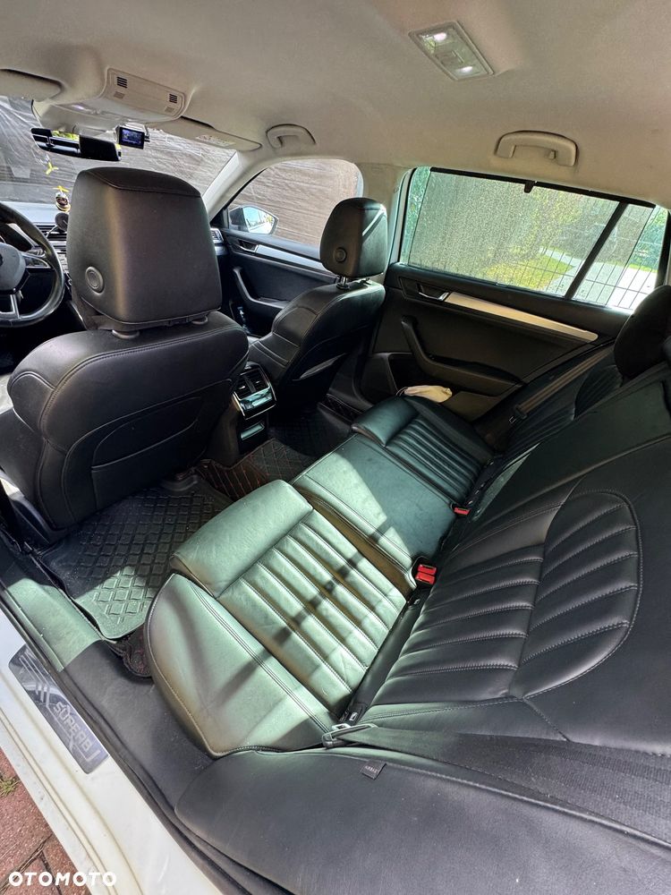Skoda Superb 2.0 TDI L&K DSG - 17