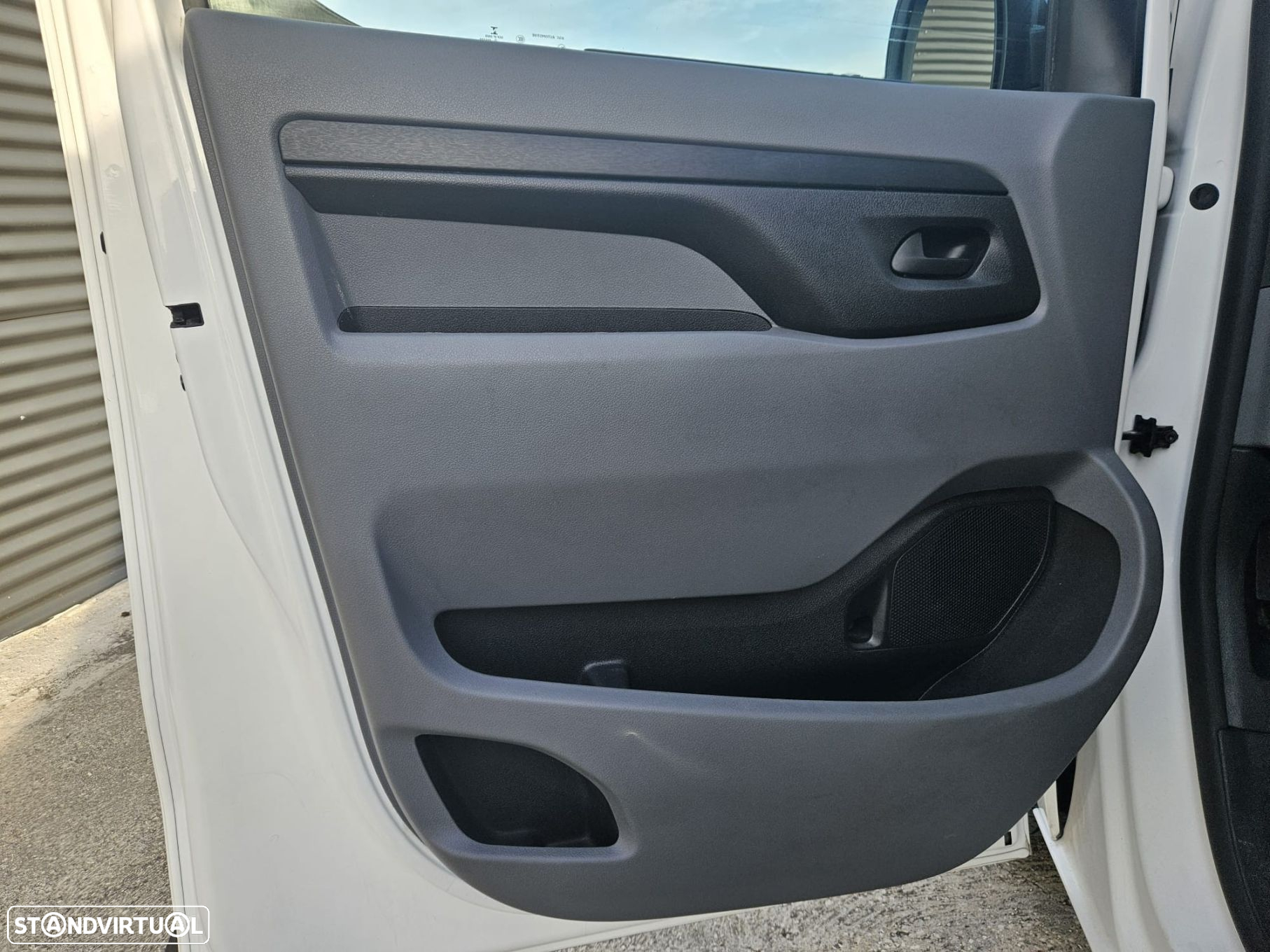 Opel Vivaro 1.5 CDTi L2H1 Essentia - 29
