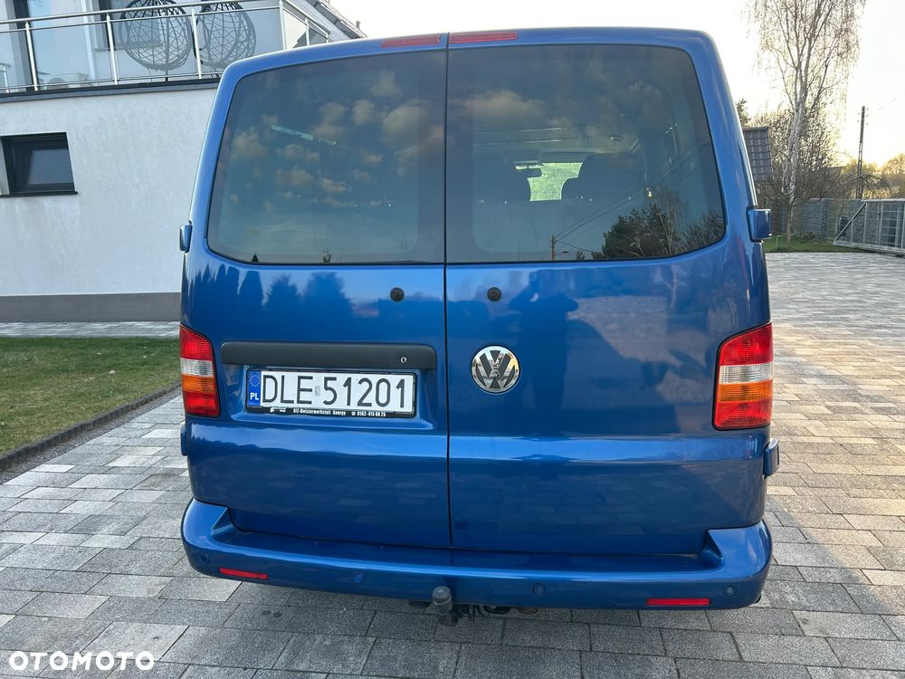 Volkswagen Caravelle - 11