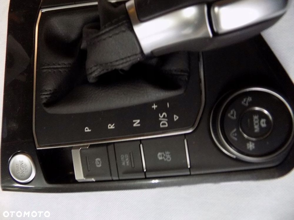 dw tiguan ii r line panel gałka zmiany 5nb864263a - 2