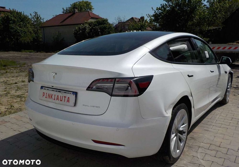 Tesla Model 3 - 11