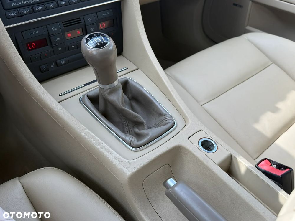 Audi A4 Avant 2.0 TDI - 11