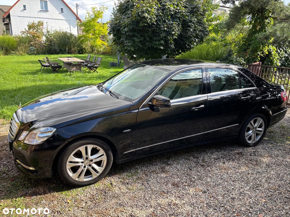 Mercedes-Benz Klasa E 250 CGI BlueEffICIENCY Avantgarde - 2