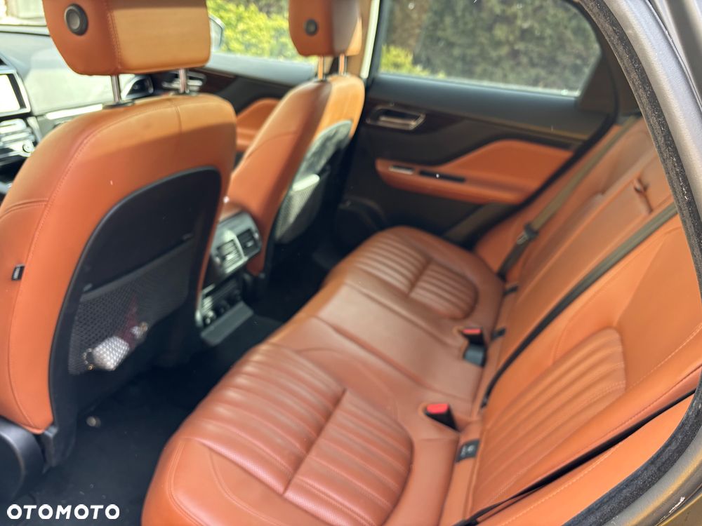 Jaguar F-Pace 20d AWD Prestige - 2