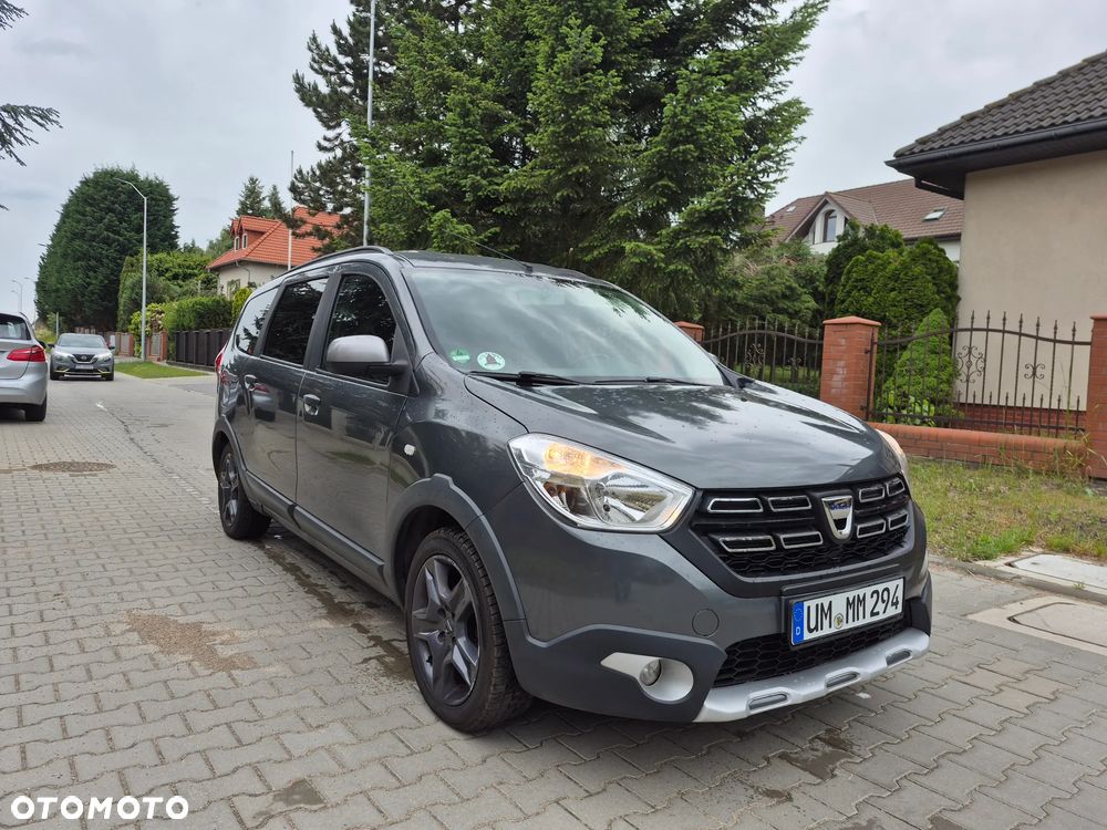 Dacia Lodgy SCe 100 Stepway - 1