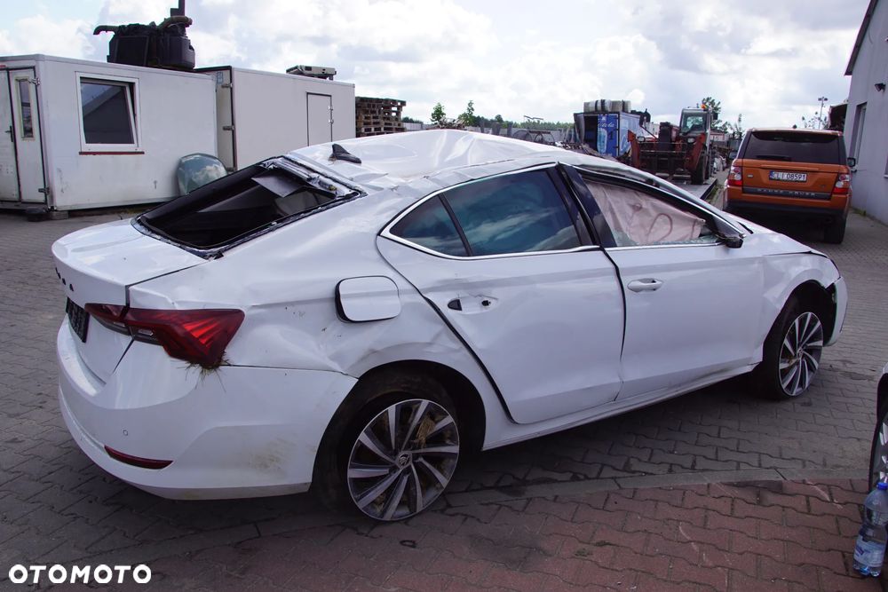 Auto na części - Skoda Octavia IV 2.0 TDI 150 KM DTTC VCW LS9R 2023R Silnik Skrzynia Drzwi Błotnik Lampa Lusterko Klamka Szyba Deska Kokpit Sterownik Moduł Czujnik Licznik Wyświetlacz Panel Kierownica - 8