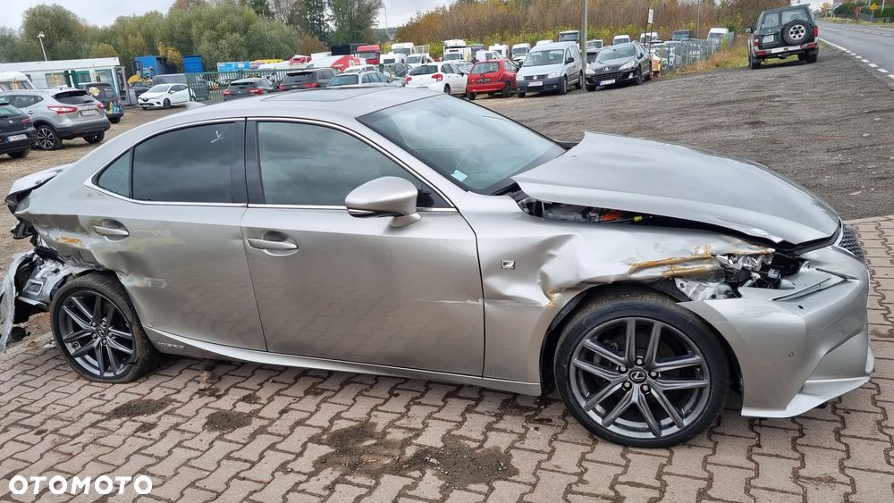 Lexus IS 300h F Sport - 2
