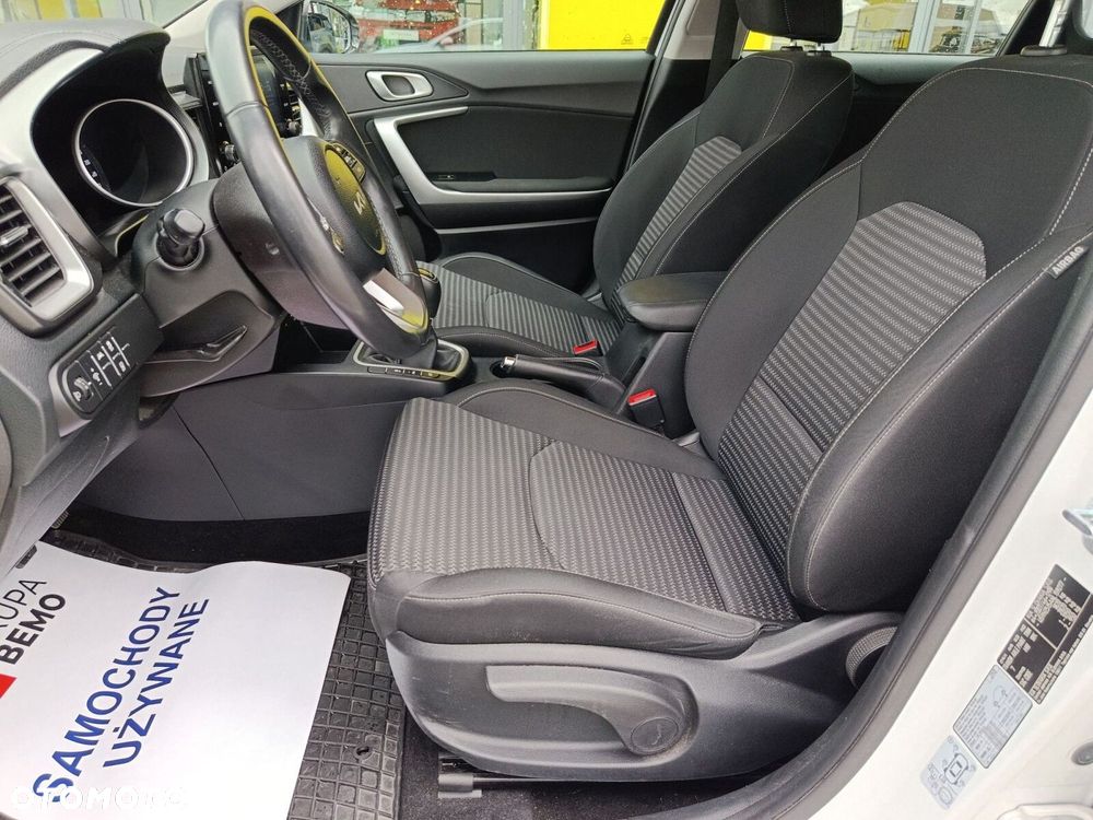 Kia Ceed 1.5 T-GDI M - 11