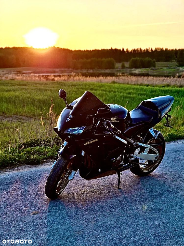 Honda CBR - 1