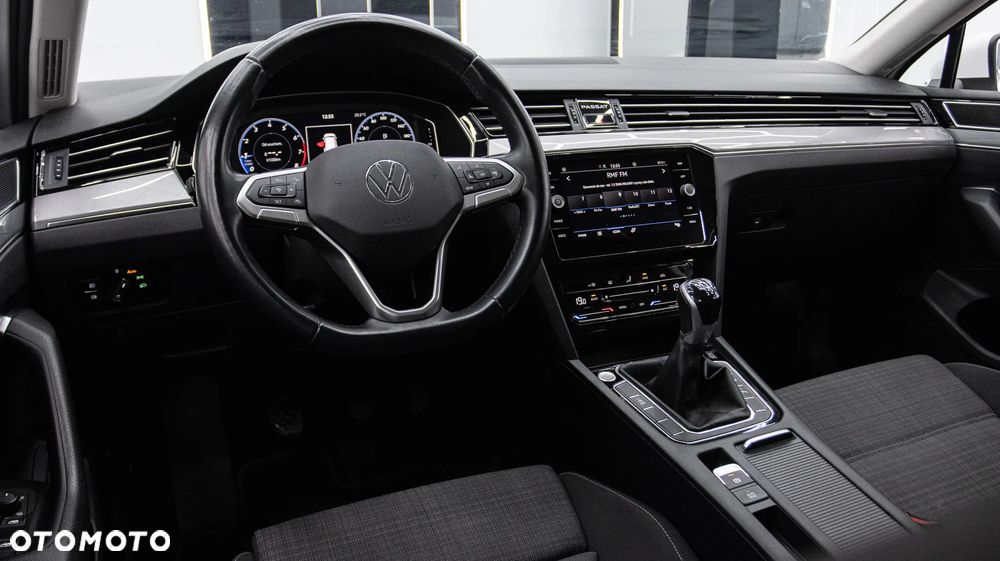 Volkswagen Passat Variant 1.5 TSI EVO Business - 14