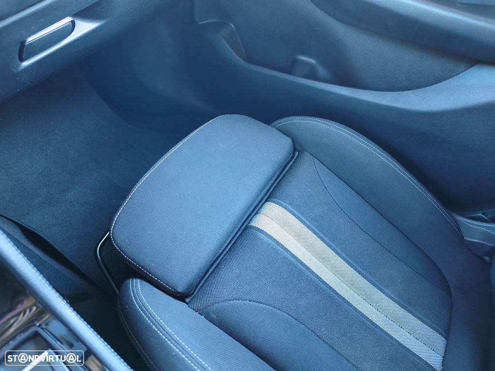 BMW 218 Active Tourer d Sport Line - 26