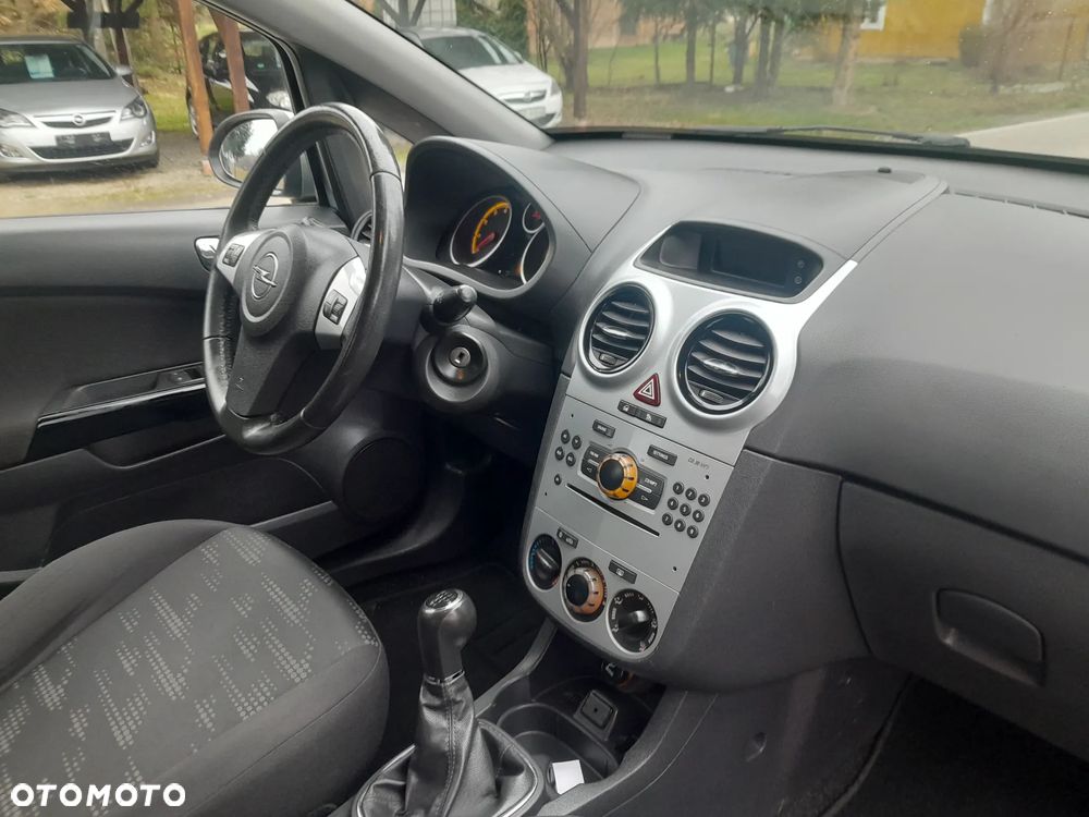 Opel Corsa 1.4 16V 150 Jahre - 14