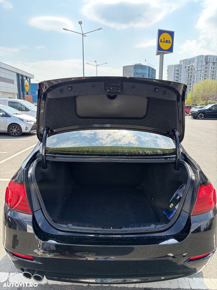 BMW Seria 5 525d xDrive AT - 10