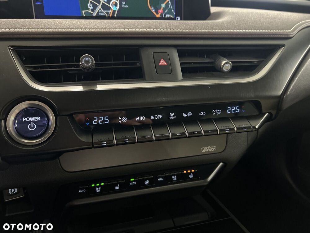 Lexus UX - 23