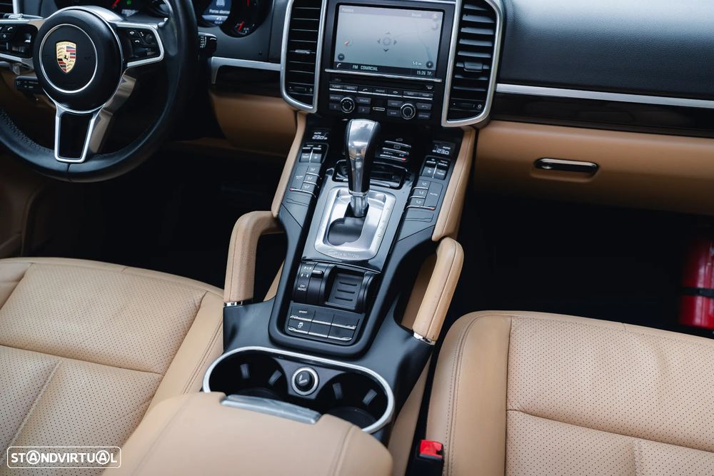 Porsche Cayenne - 33