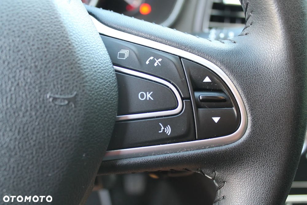 Renault Megane ENERGY TCe 130 LIMITED - 17