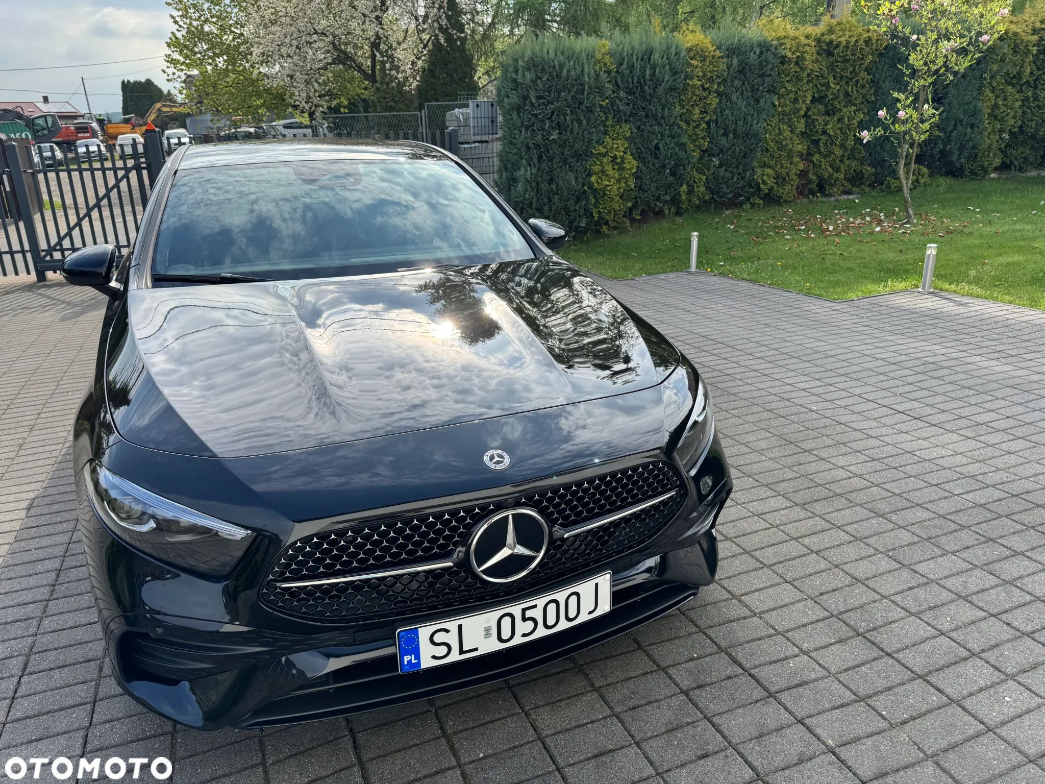 Mercedes-Benz Klasa A 200 AMG Line 7G-DCT - 3